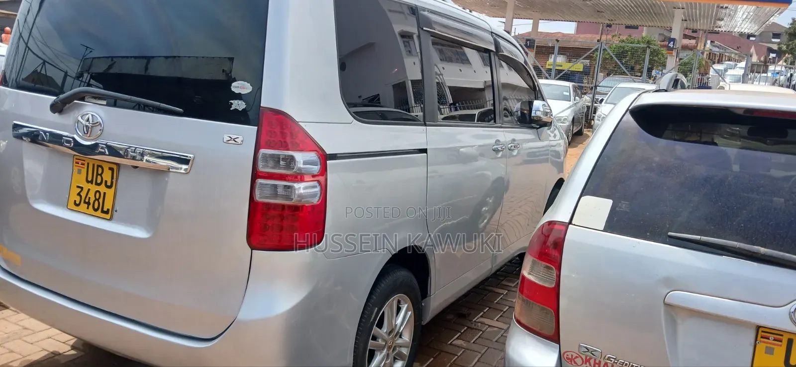 Toyota Noah 2010 Silver
