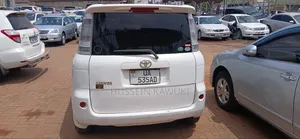 Toyota Sienta 2012 White