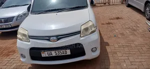 Toyota Sienta 2012 White