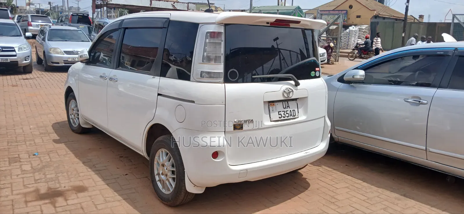 Toyota Sienta 2012 White