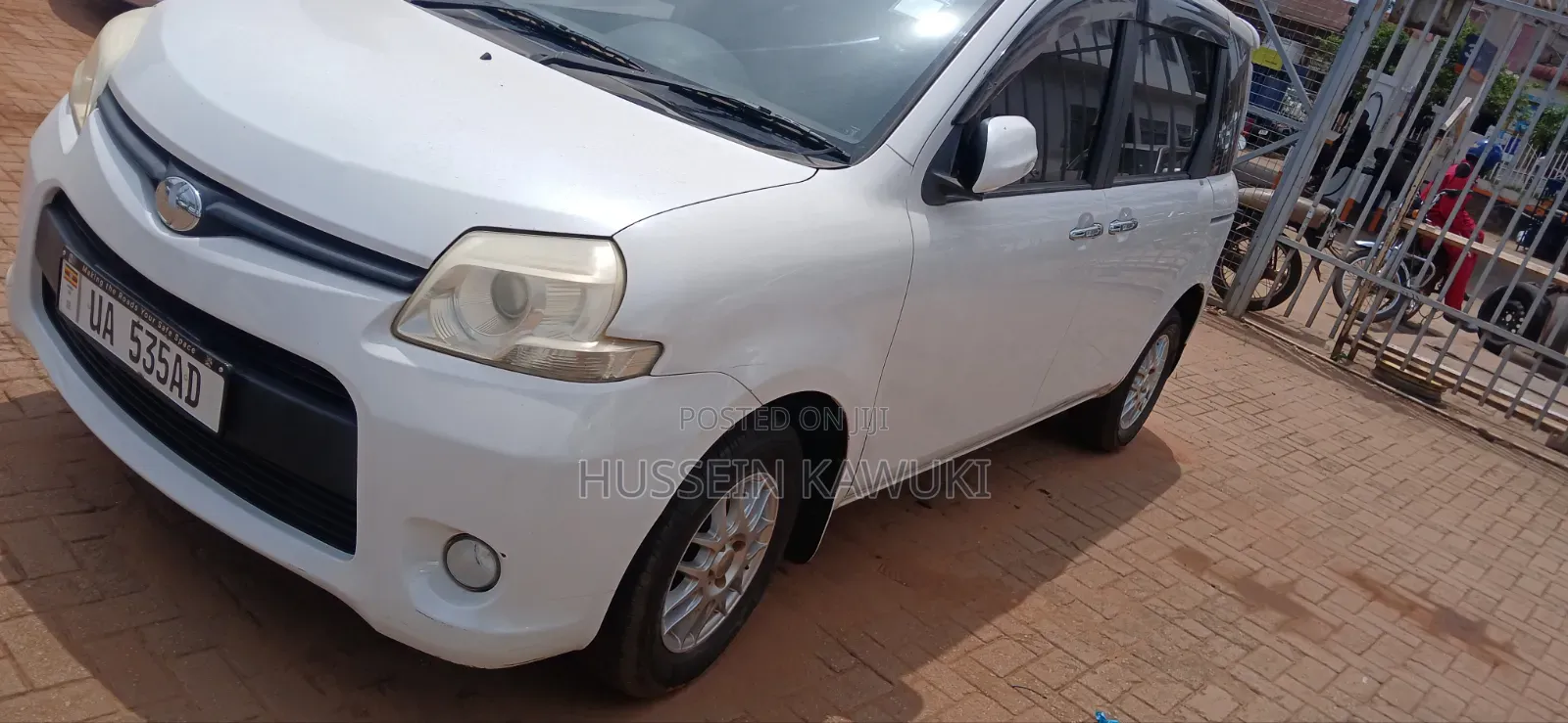 Toyota Sienta 2012 White