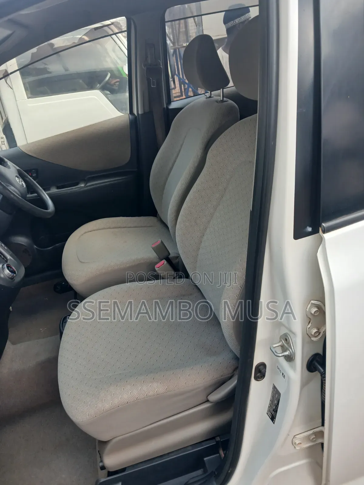 Toyota Ractis 1.3 FWD 2006 White