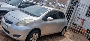 Toyota Vitz 2008 Silver