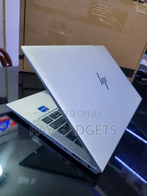 New Laptop HP EliteBook 830 G8 16GB Intel Core i7 SSD 512GB