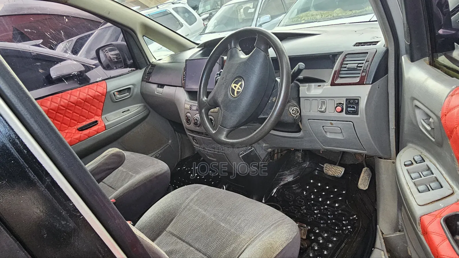 Toyota Noah 2006 White