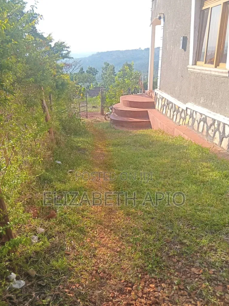 4bdrm House in Jomayi Estate, Nama for rent