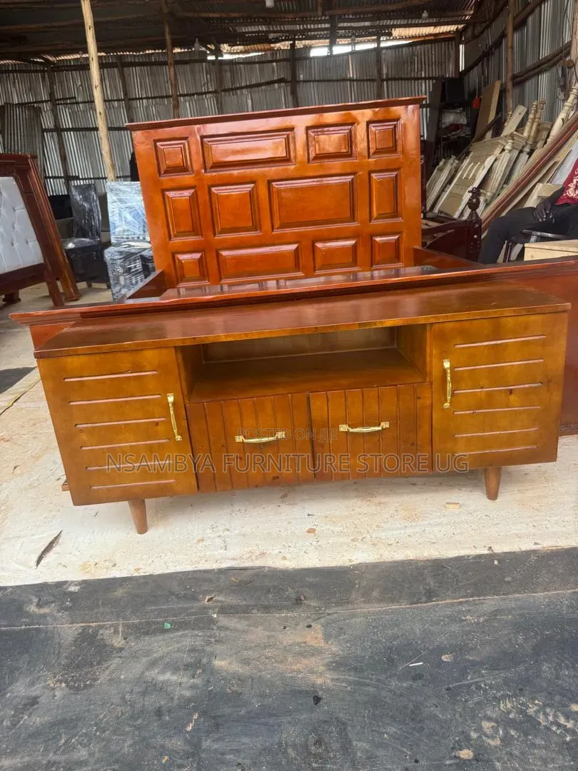 TV Stand Well Made and Finished