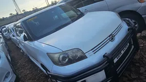 Toyota Corolla Rumion 2010 White