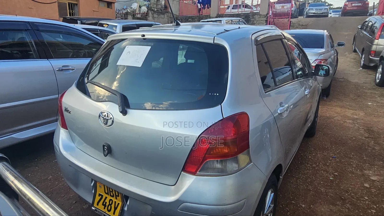 Toyota Vitz 2010 Silver