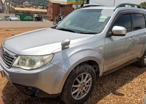 Subaru Forester 2010 Silver