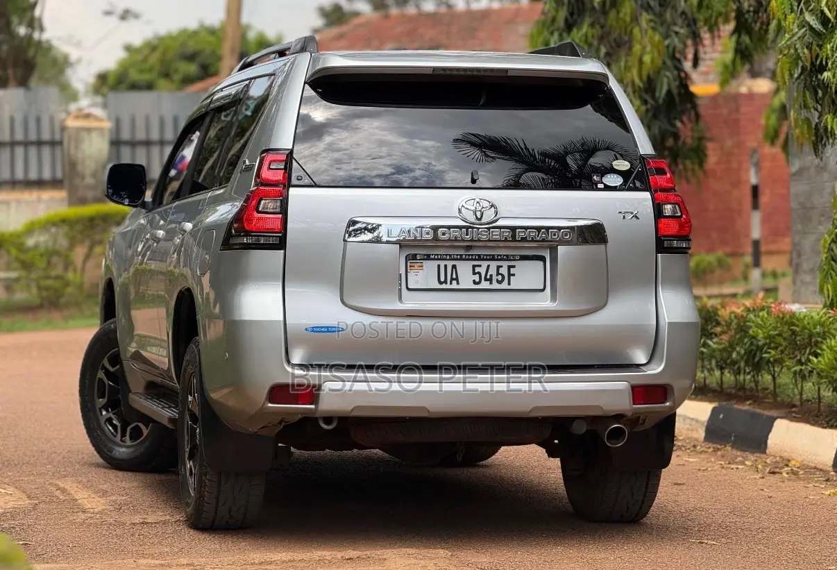 Toyota Land Cruiser Prado 2.7 i 2011 Silver