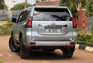Toyota Land Cruiser Prado 2.7 i 2011 Silver
