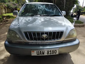Toyota Harrier 2001 Gold