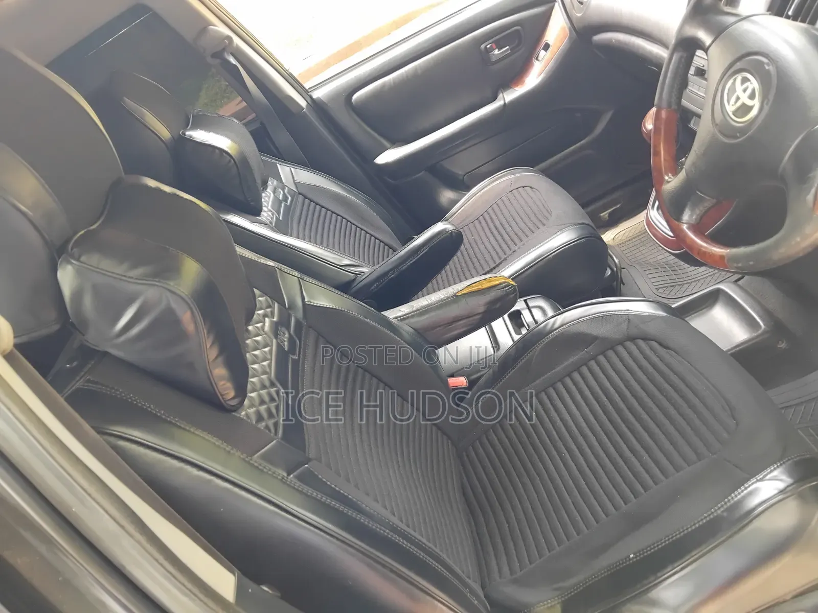 Toyota Harrier 2001 Gold