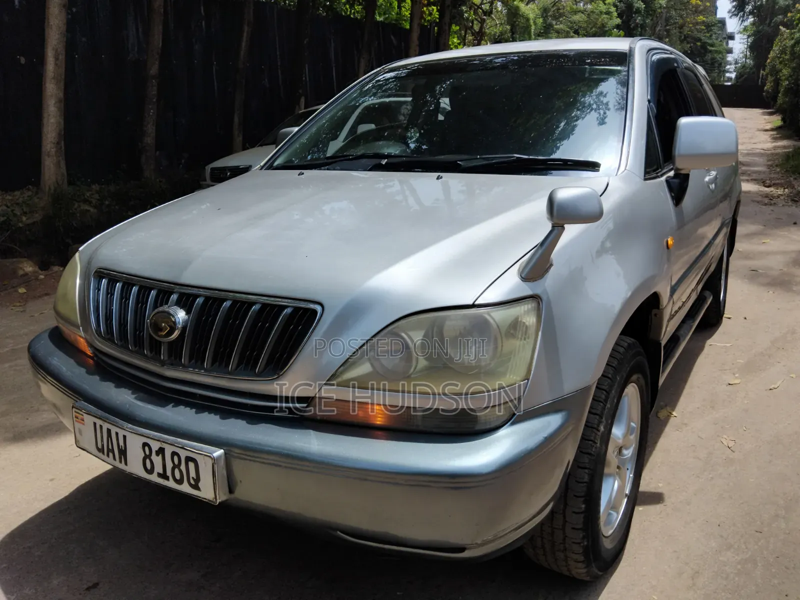 Toyota Harrier 2001 Gold