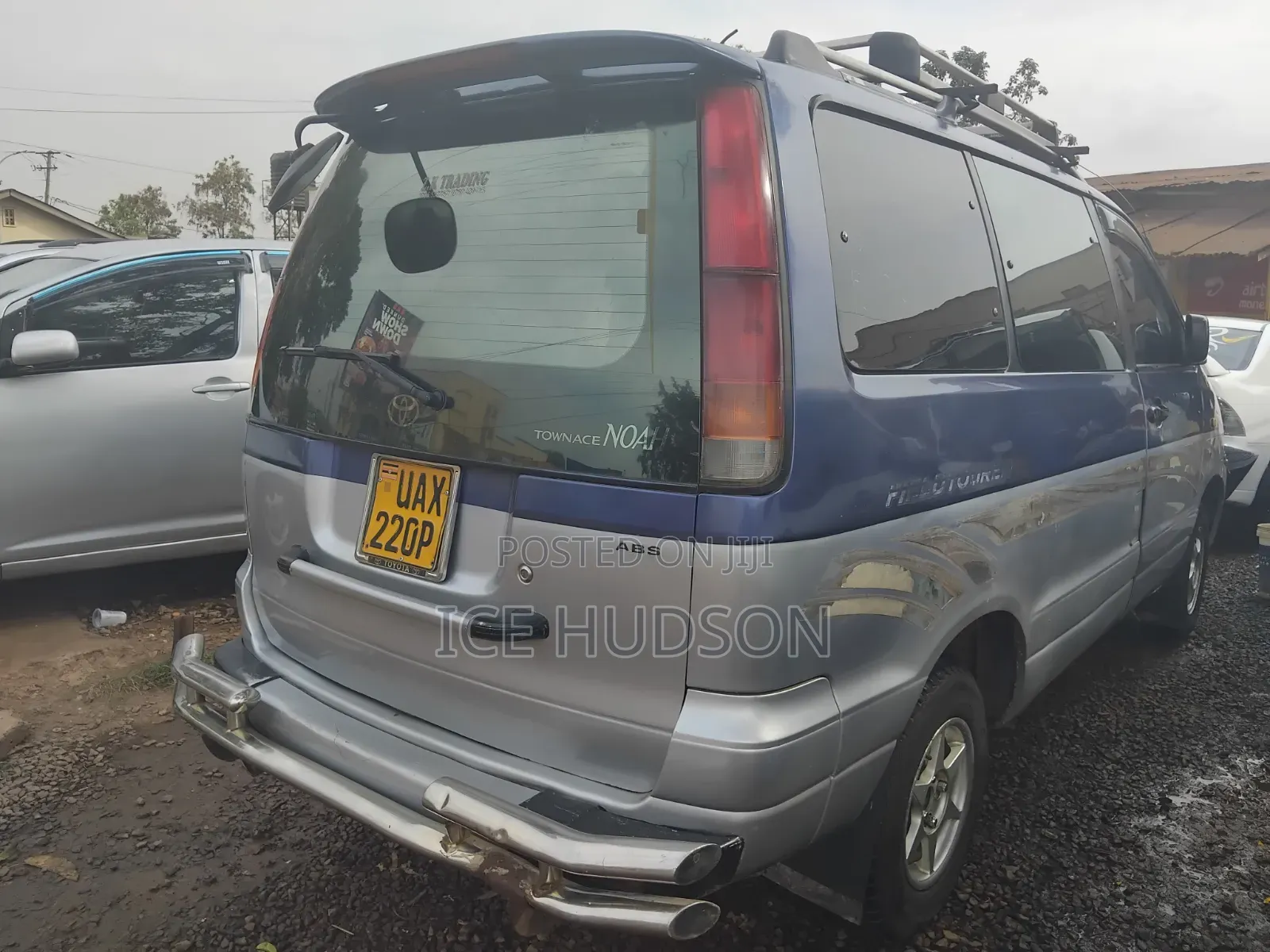 Toyota Noah 2002 Blue