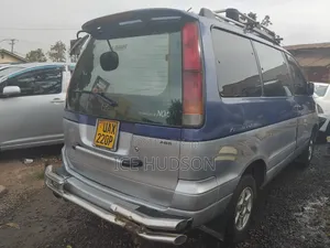 Toyota Noah 2002 Blue