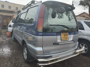 Toyota Noah 2002 Blue