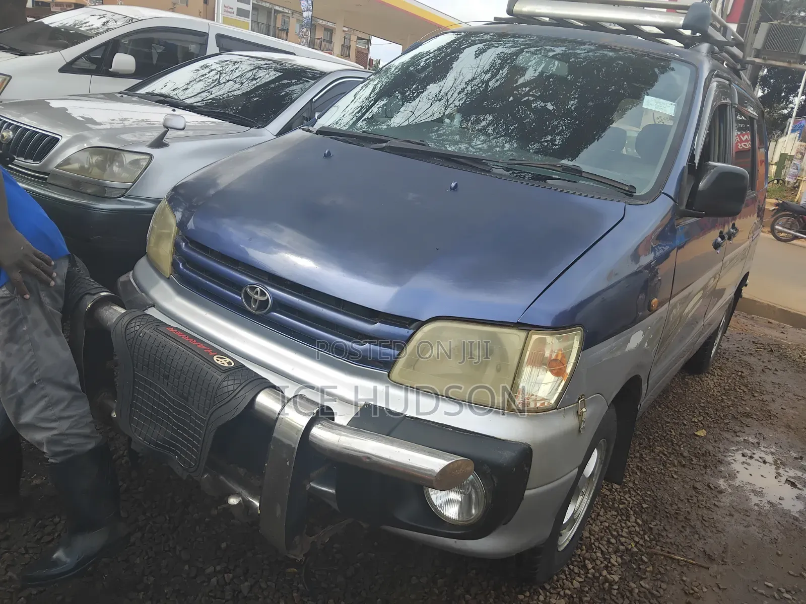 Toyota Noah 2002 Blue