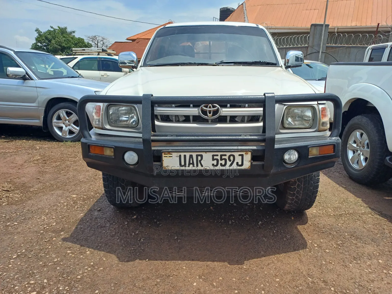 Toyota Hilux 1997 White