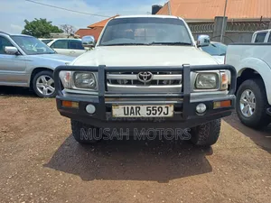 Toyota Hilux 1997 White