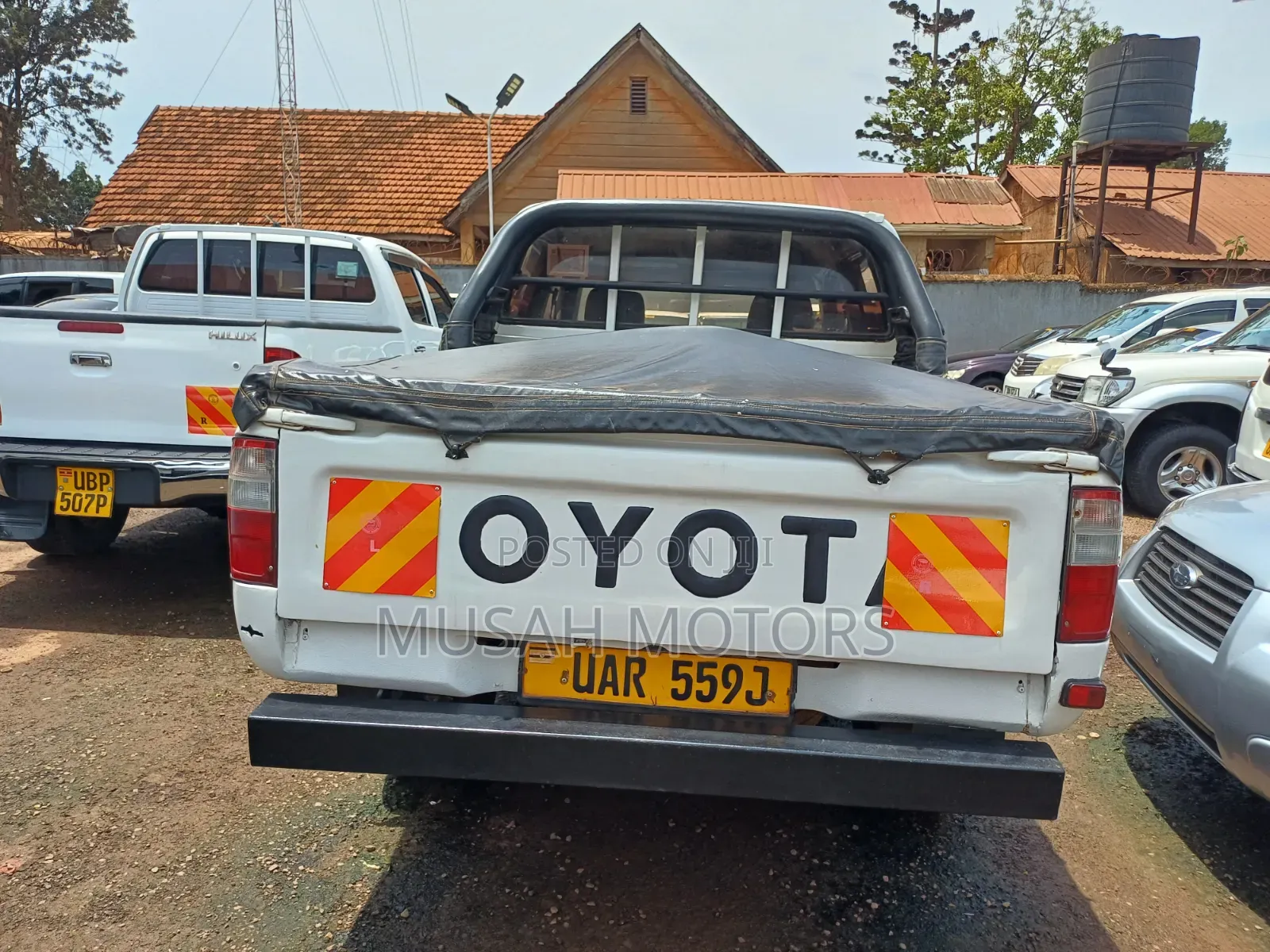 Toyota Hilux 1997 White