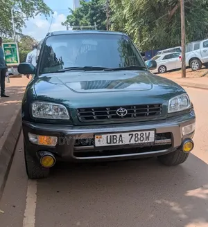 Toyota RAV4 1999 Green