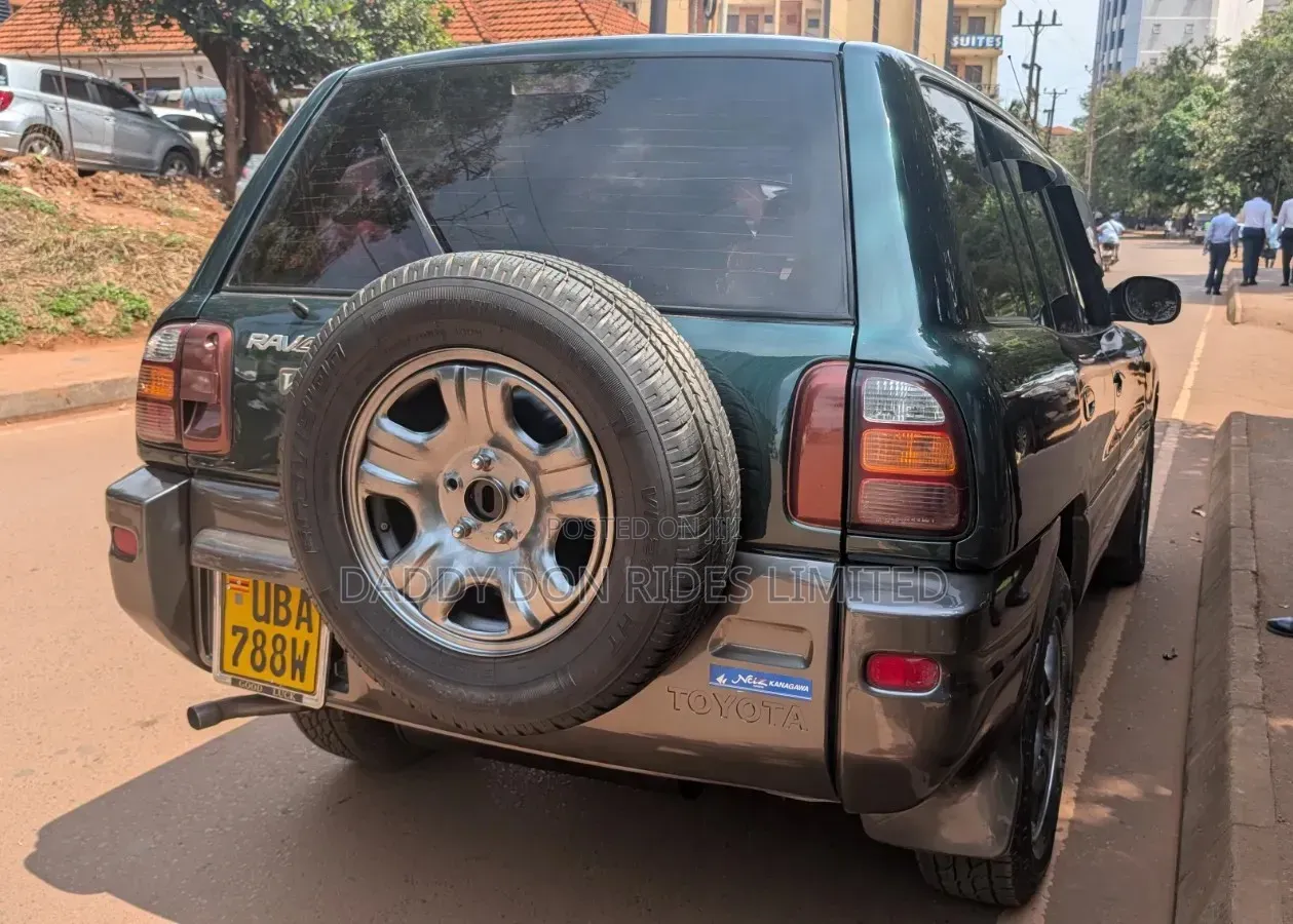 Toyota RAV4 1999 Green