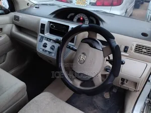 Toyota Raum 2005 Blue