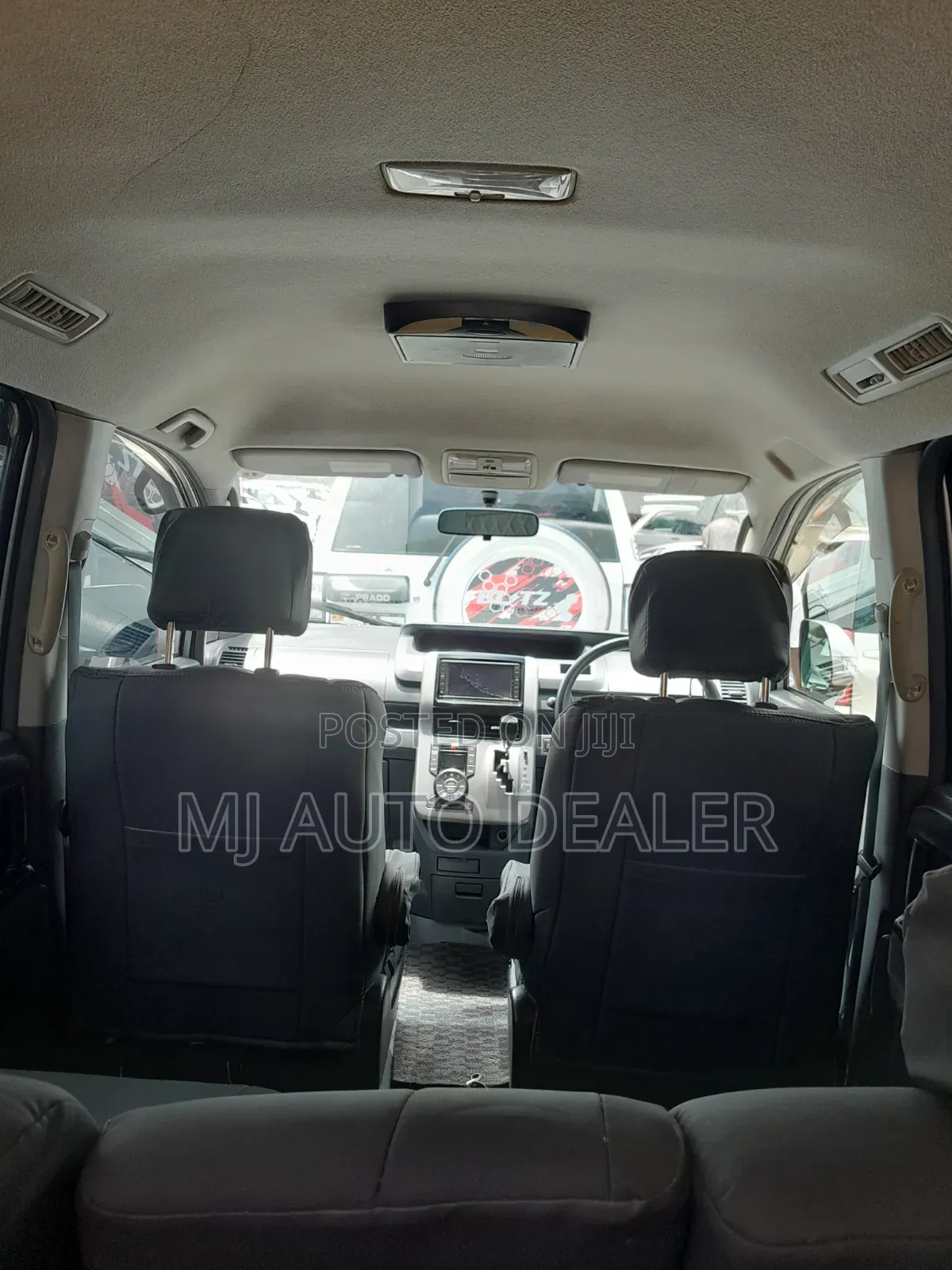 Toyota Noah 2010 Silver