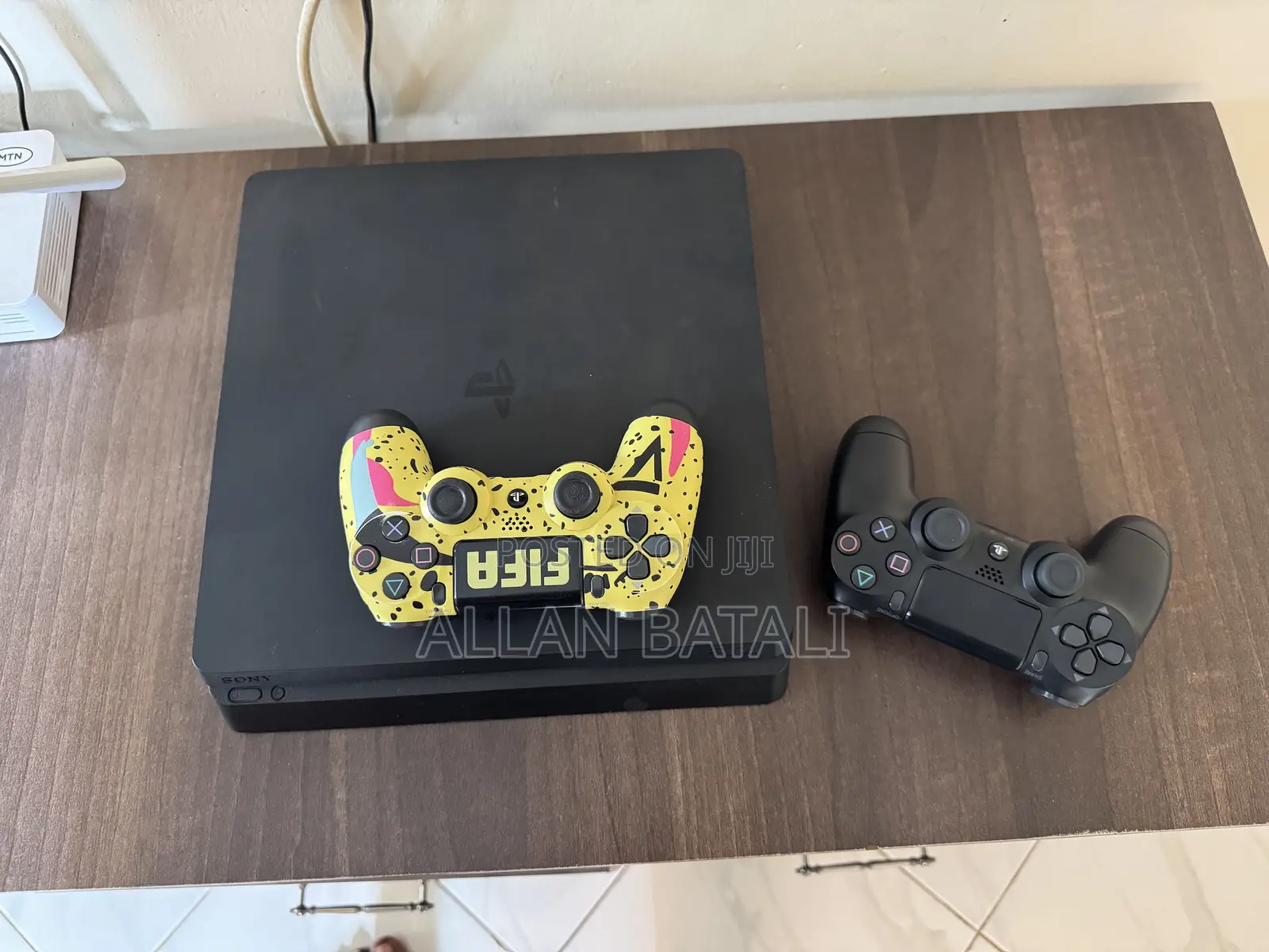 PS4 Slim (Chipped )