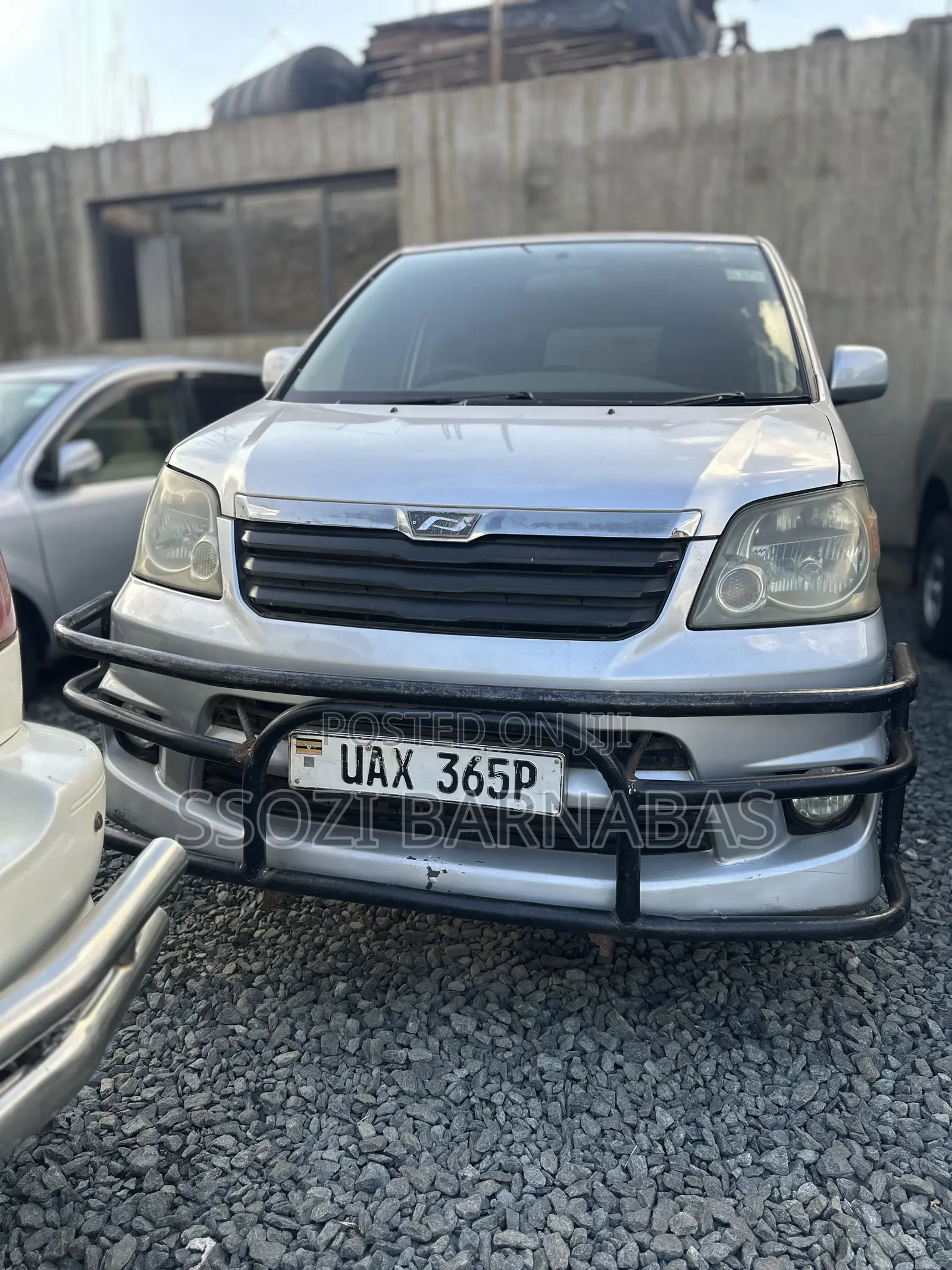 Toyota Noah 2005 Silver