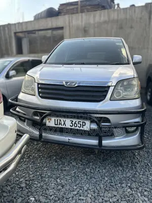 Toyota Noah 2005 Silver