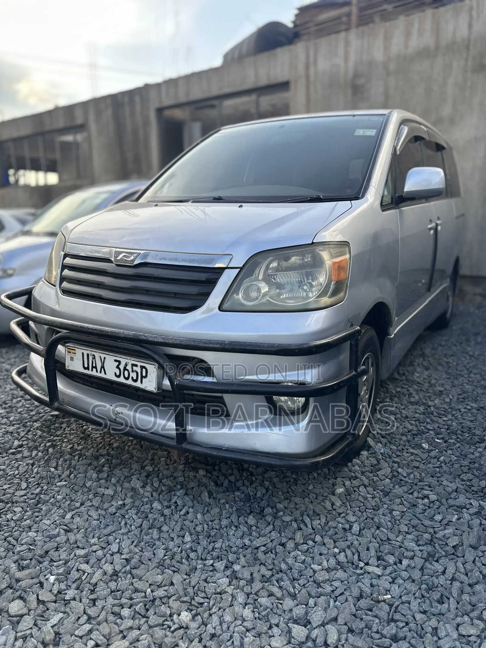 Toyota Noah 2005 Silver