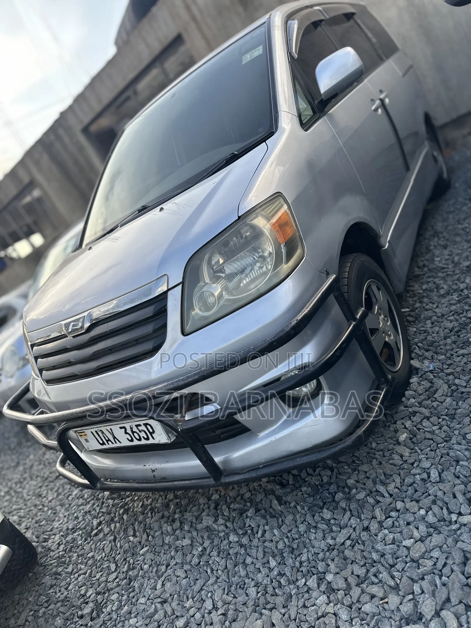 Toyota Noah 2005 Silver