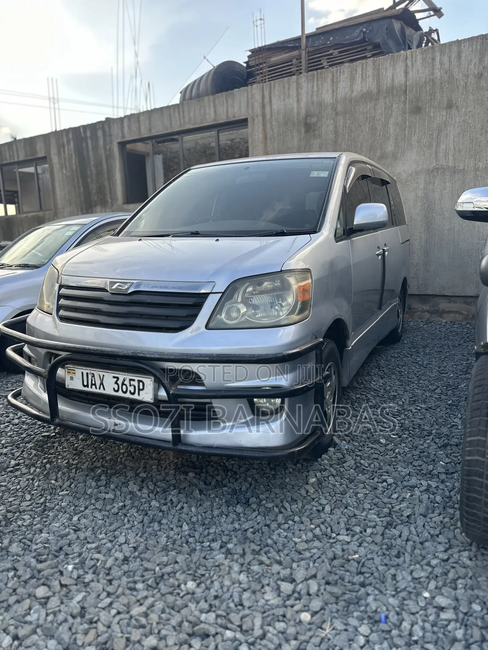 Toyota Noah 2005 Silver