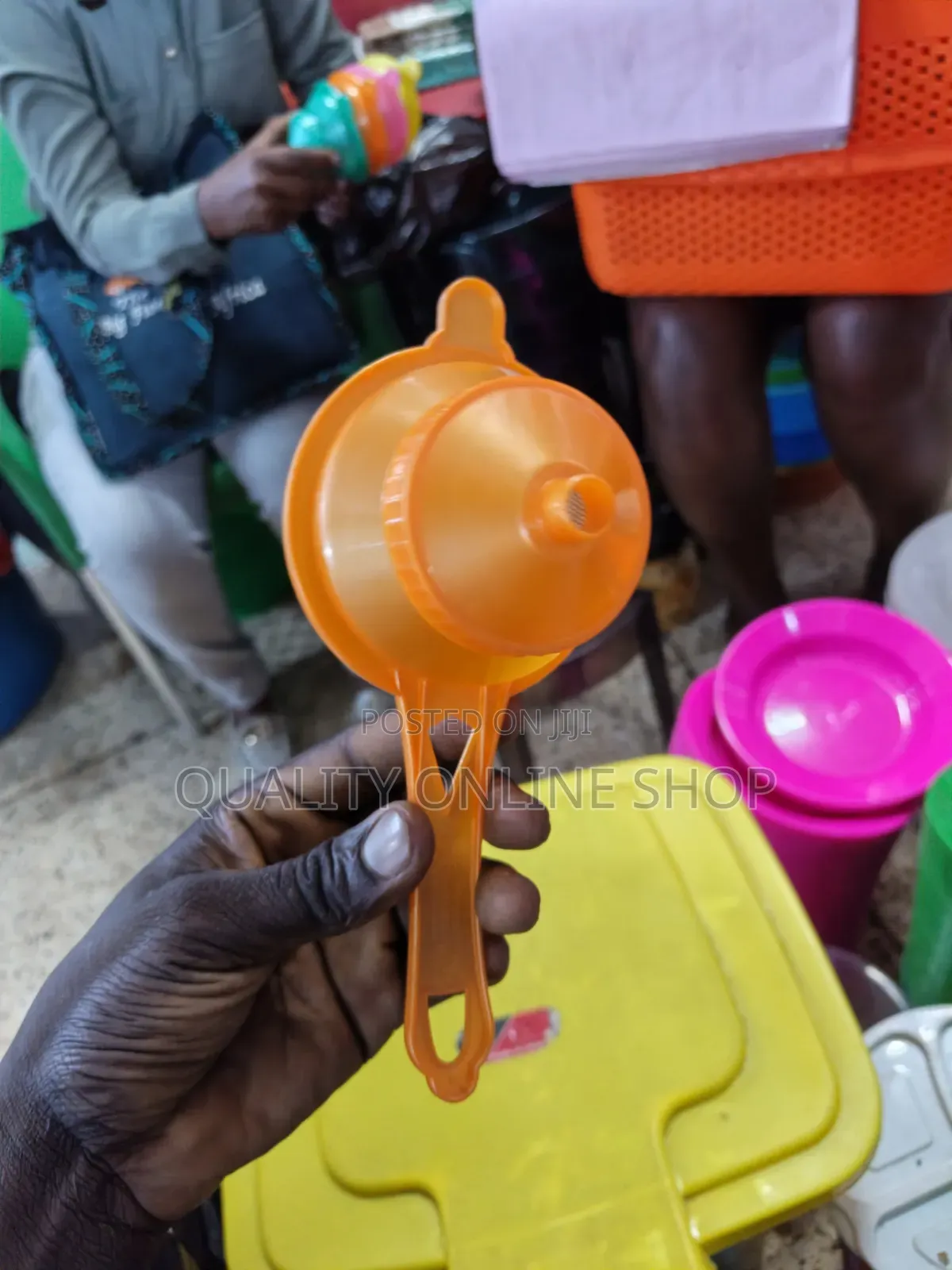 Multipurpose Plastic Kitchen Funnel Removable Strainer