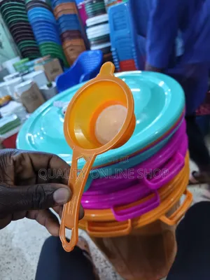 Multipurpose Plastic Kitchen Funnel Removable Strainer