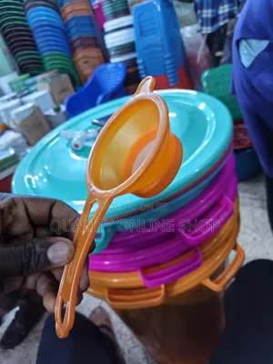 Multipurpose Plastic Kitchen Funnel Removable Strainer