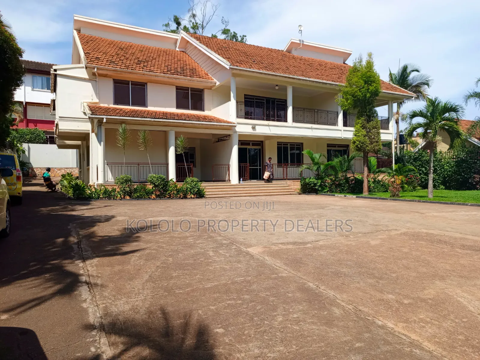 9bdrm Mansion in Bugolobi, Central Division for sale