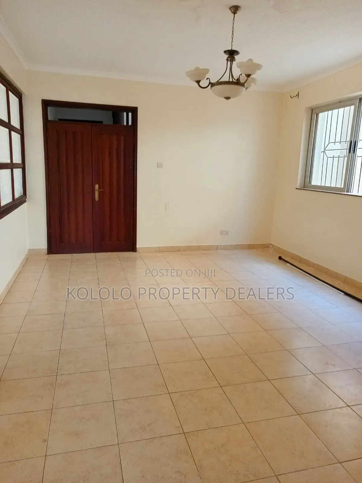 9bdrm Mansion in Bugolobi, Central Division for sale