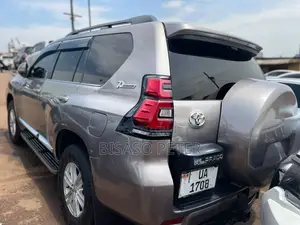 Toyota Land Cruiser Prado 2.8 2021 Gray