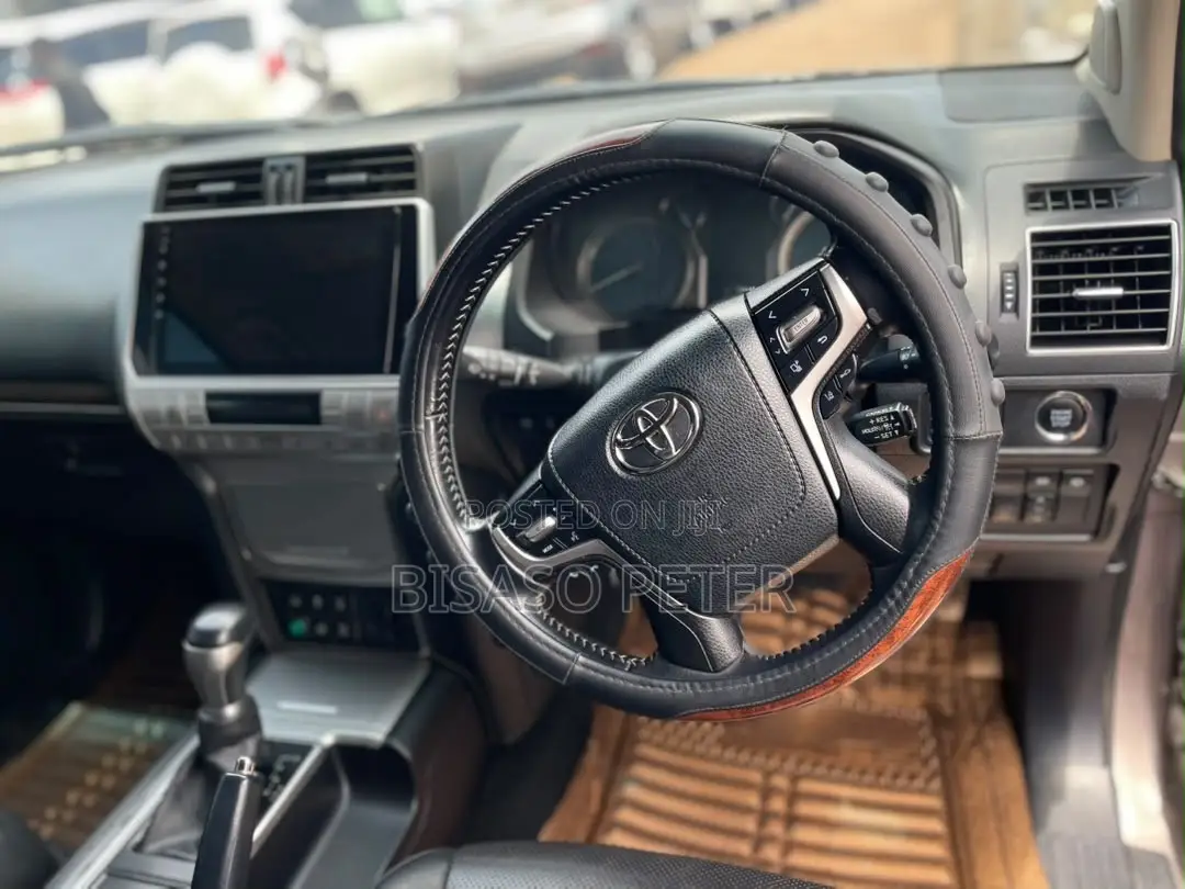 Toyota Land Cruiser Prado 2.8 2021 Gray