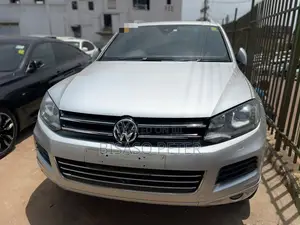 Volkswagen Touareg 2014 Silver