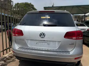 Volkswagen Touareg 2014 Silver