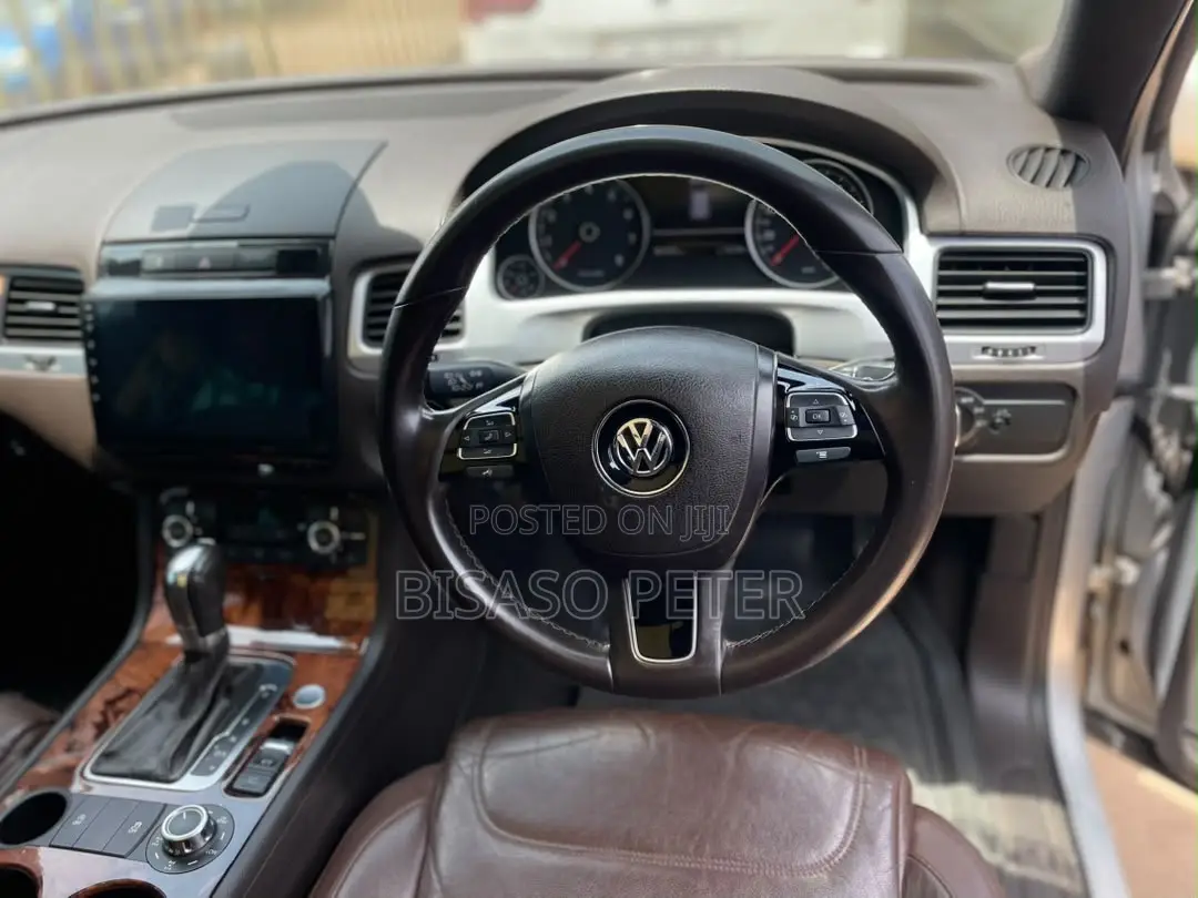 Volkswagen Touareg 2014 Silver