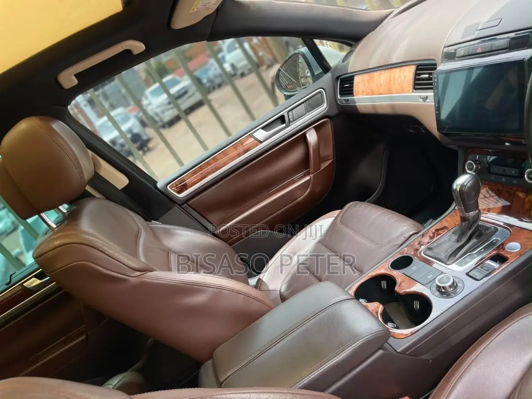 Volkswagen Touareg 2014 Silver
