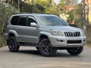 Toyota Land Cruiser Prado 2.7 5dr 2004 Gray