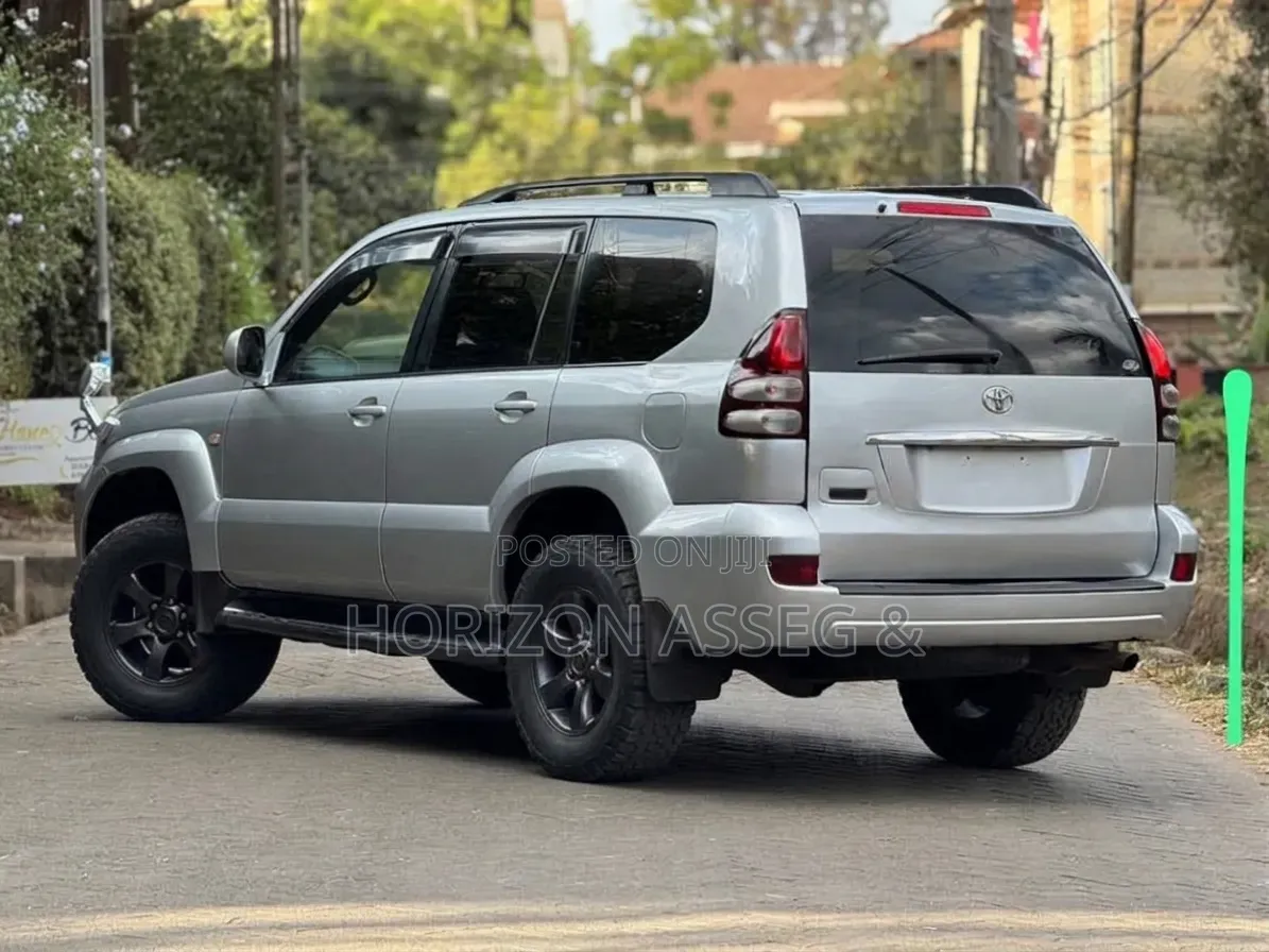 Toyota Land Cruiser Prado 2.7 5dr 2004 Gray
