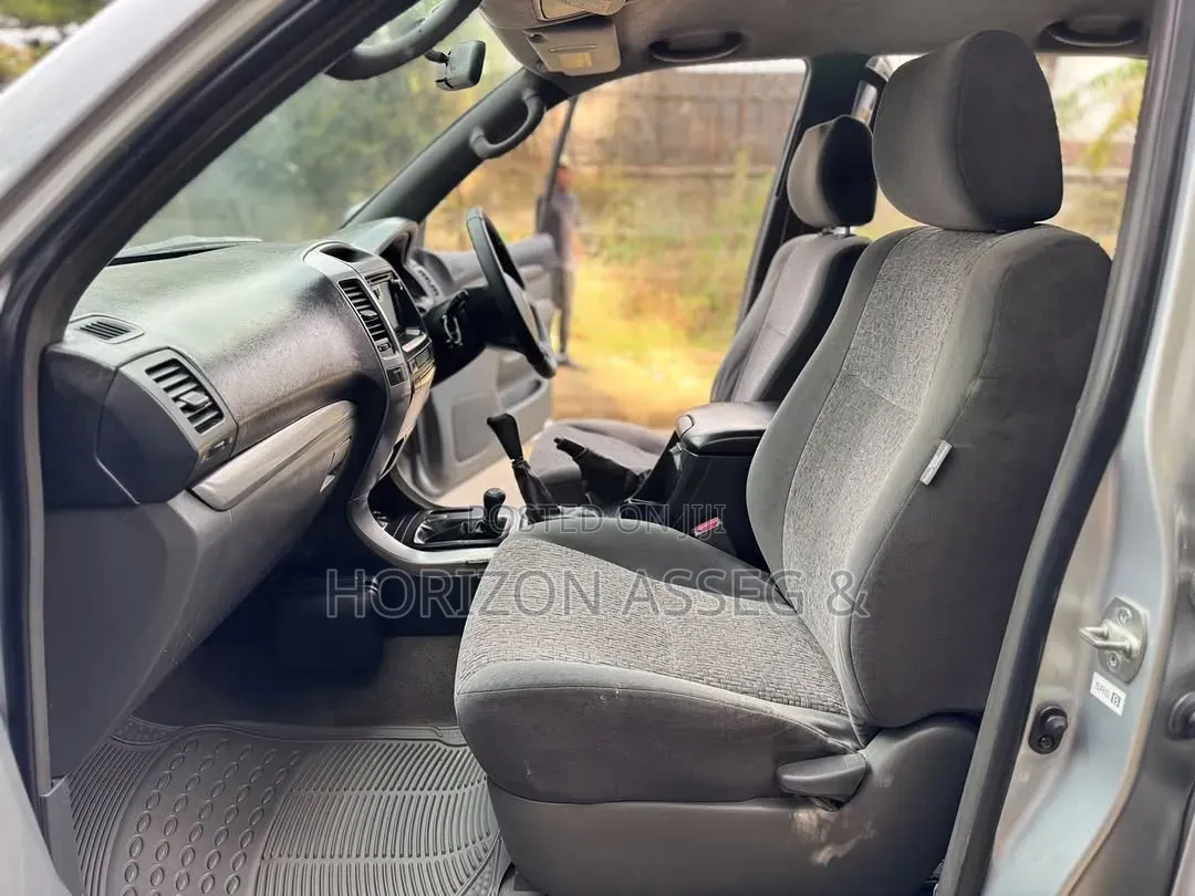 Toyota Land Cruiser Prado 2.7 5dr 2004 Gray